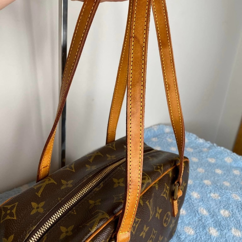Louis Vuitton Cite MM - Picture 8 of 16